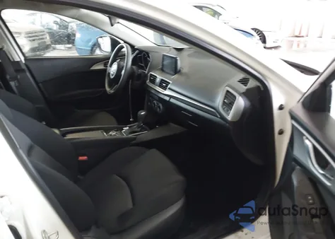 2018 Mazda Mazda3 Sport z USA, uszkodzony, nr VIN 3MZBN1U71JM206009